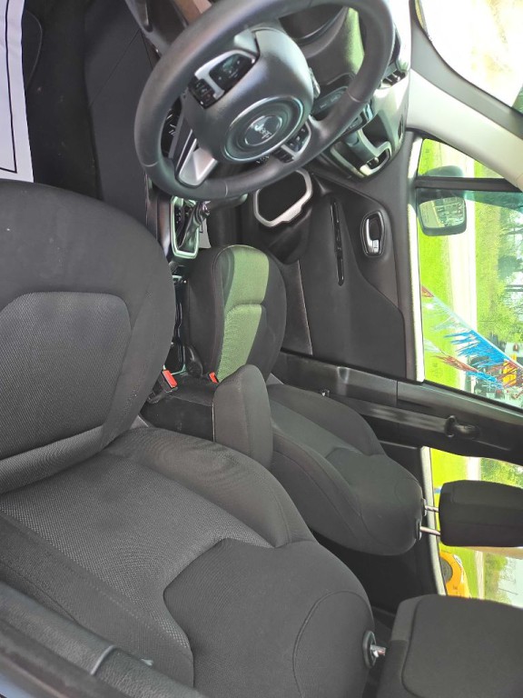 2019 Jeep Renegade Image 9