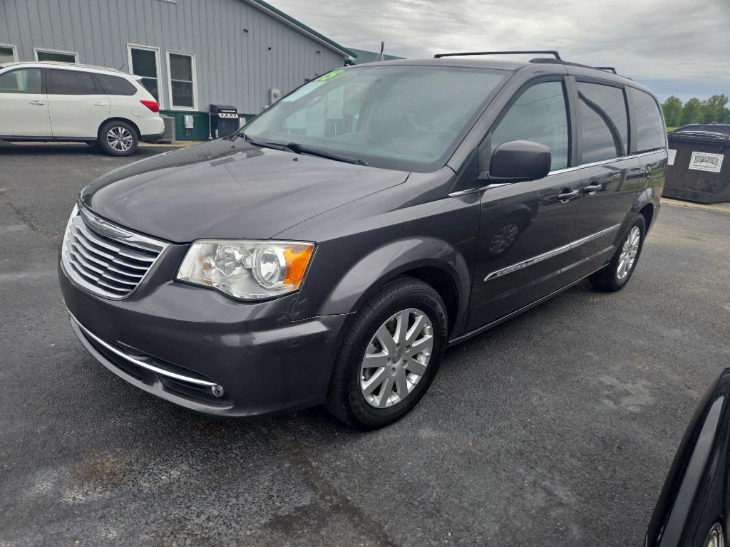 2015 Chrysler Town & Country Image 5