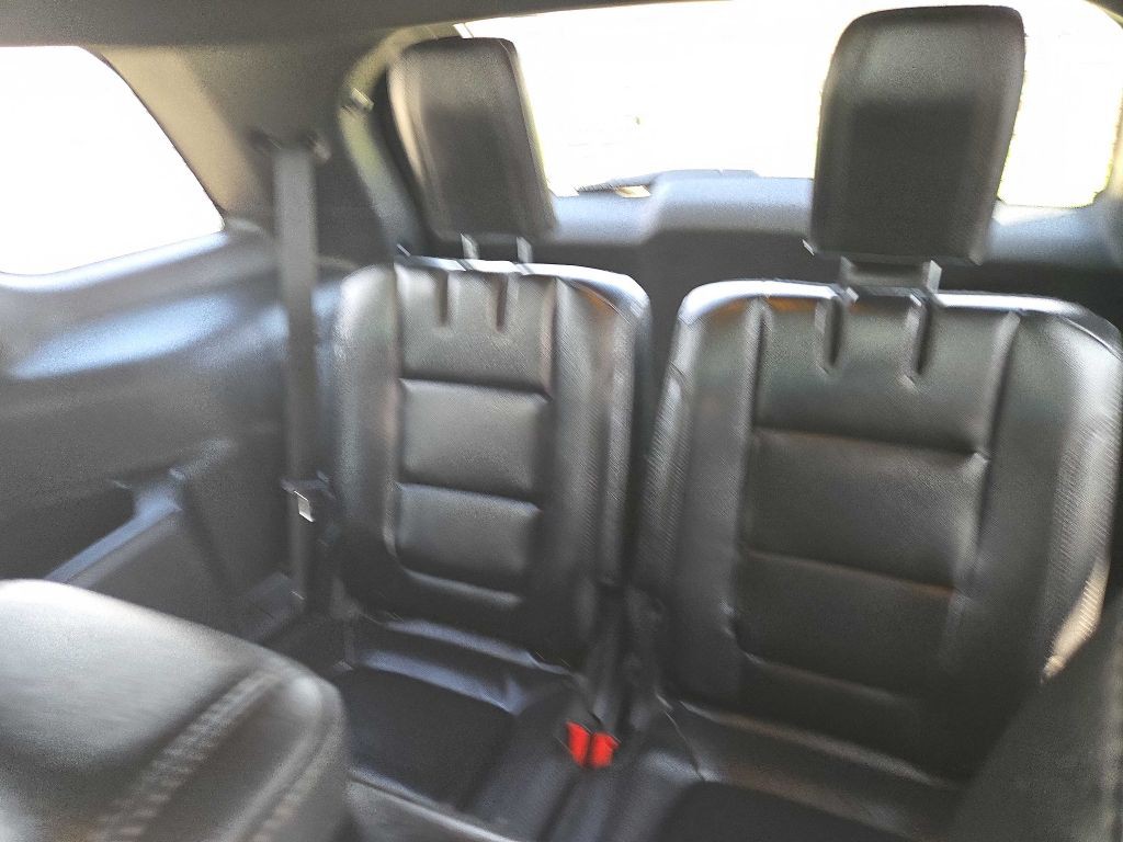 2016 Ford Explorer Image 11