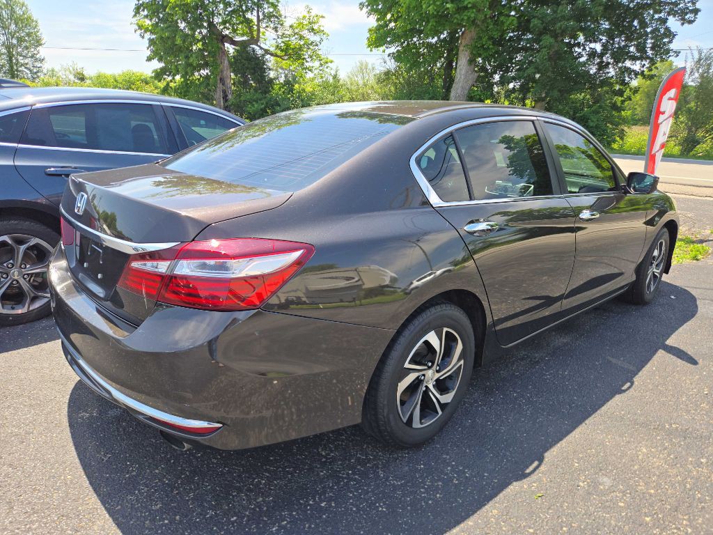 2017 Honda Accord Image 5