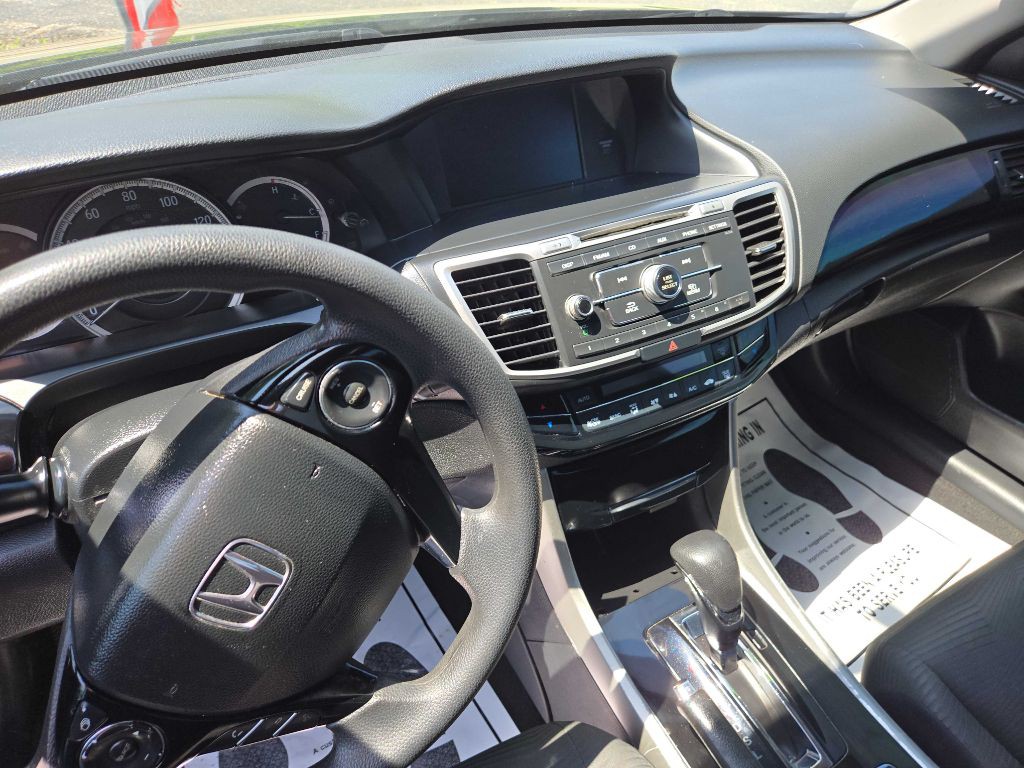 2017 Honda Accord Image 6