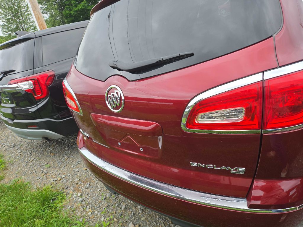 2017 Buick Enclave Image 2