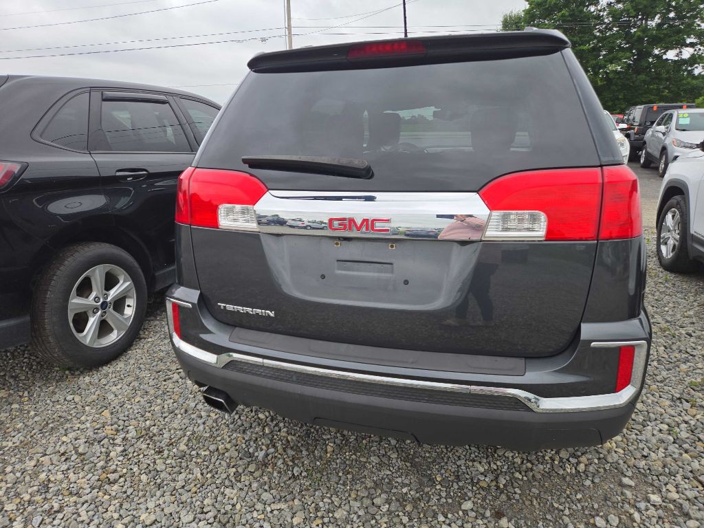 2017 GMC Terrain Image 2