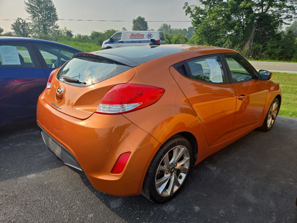 2017 Hyundai Veloster Image 3