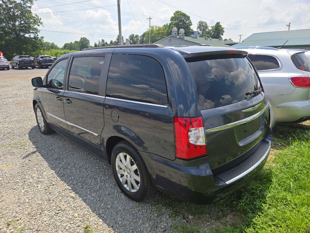 2014 Chrysler Town & Country Image 6