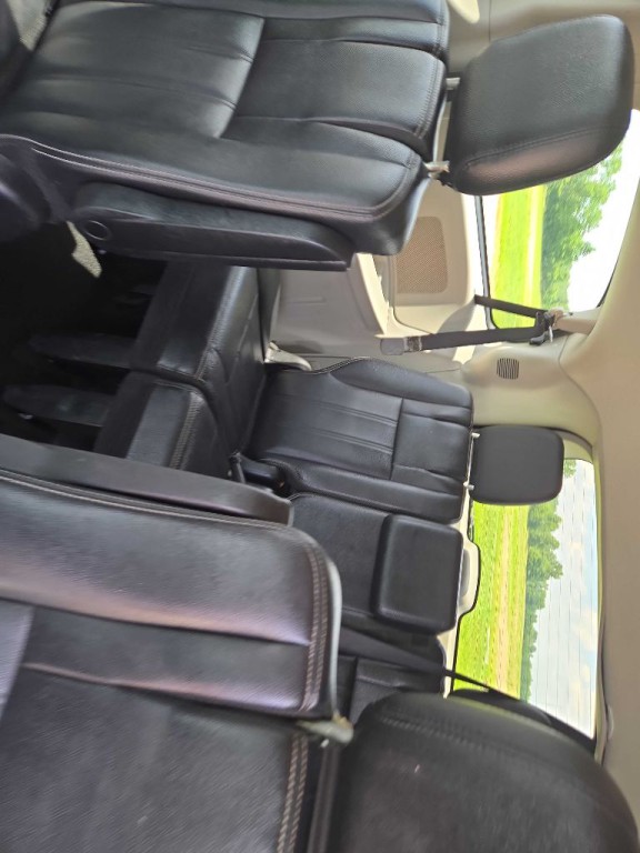2014 Chrysler Town & Country Image 8