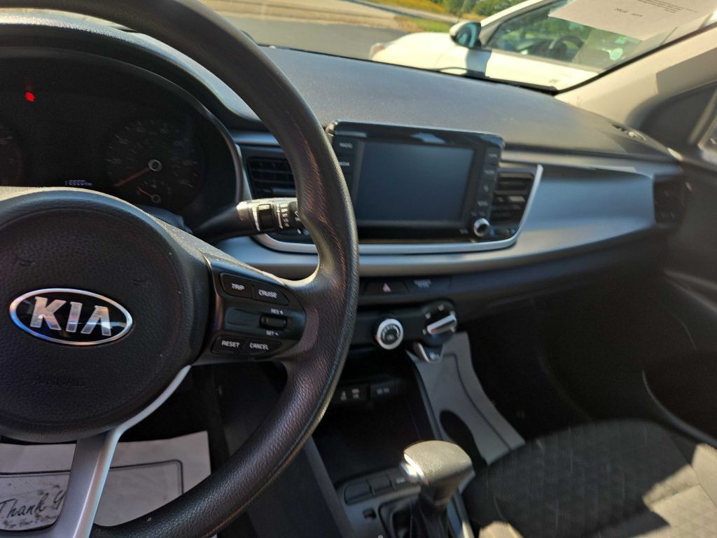 2020 Kia Rio Image 7
