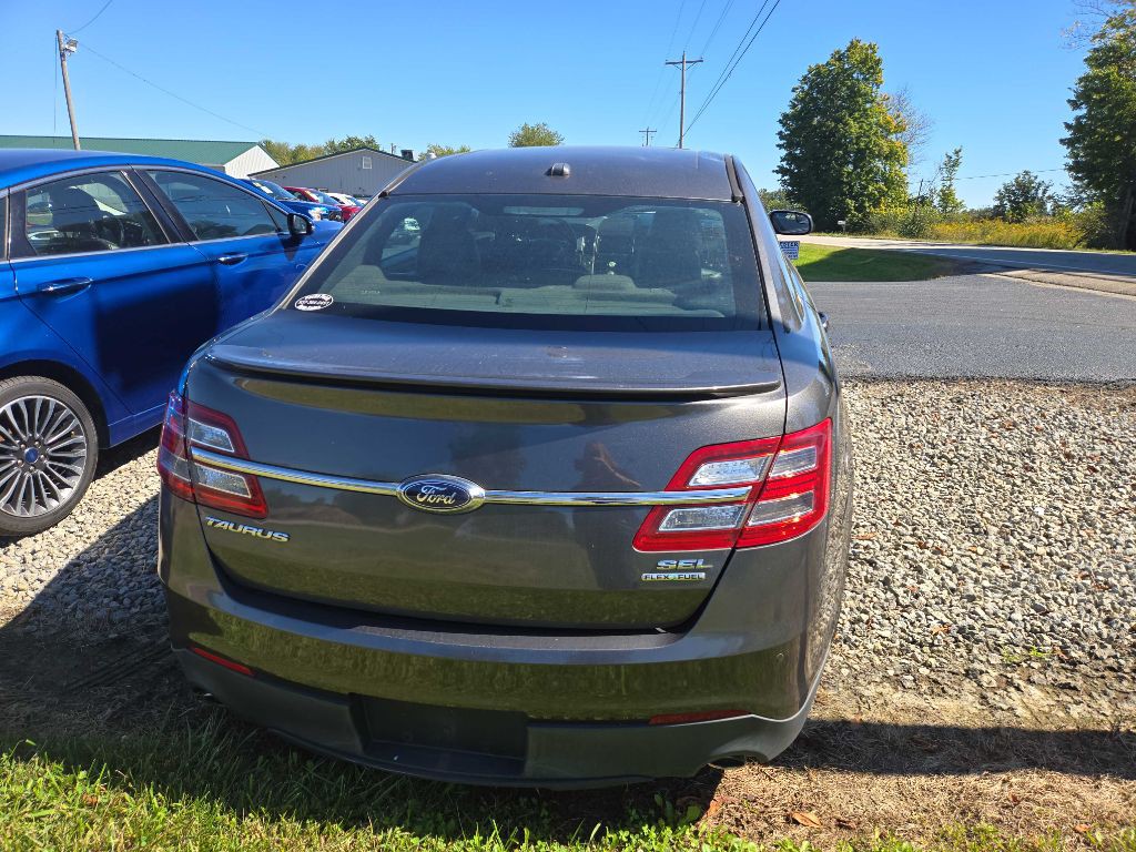 2015 Ford Taurus Image 4