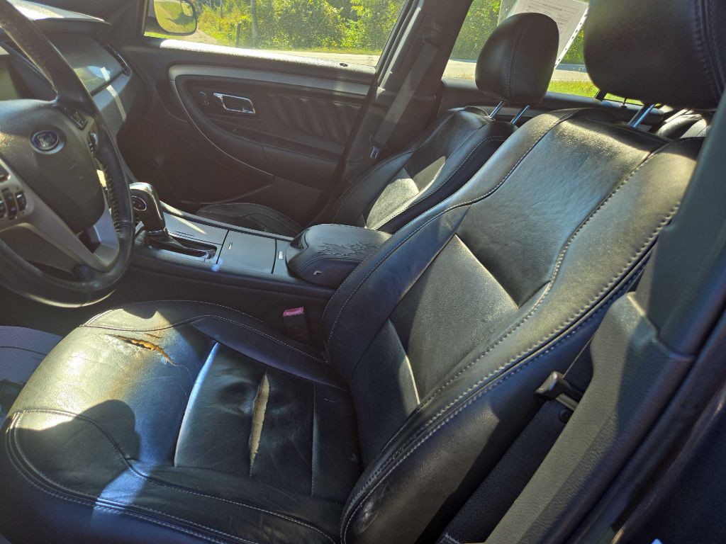 2015 Ford Taurus Image 9