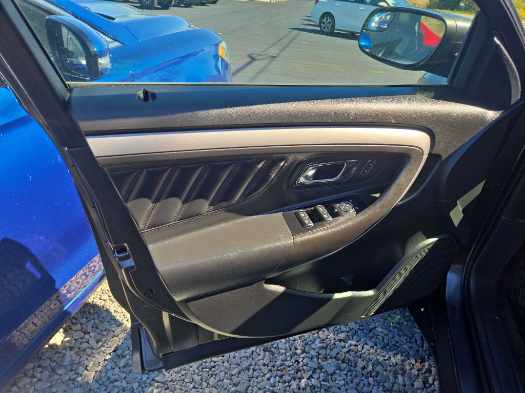 2015 Ford Taurus Image 12