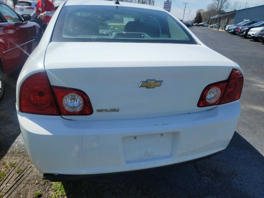 2011 Chevrolet Malibu Image 5