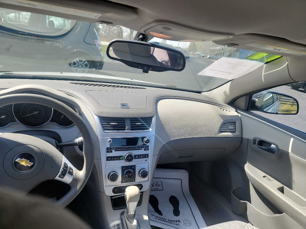 2011 Chevrolet Malibu Image 7