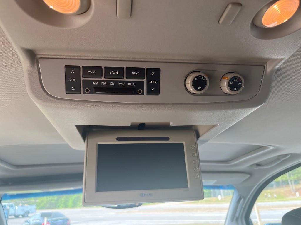 2004 Nissan Armada Image 17