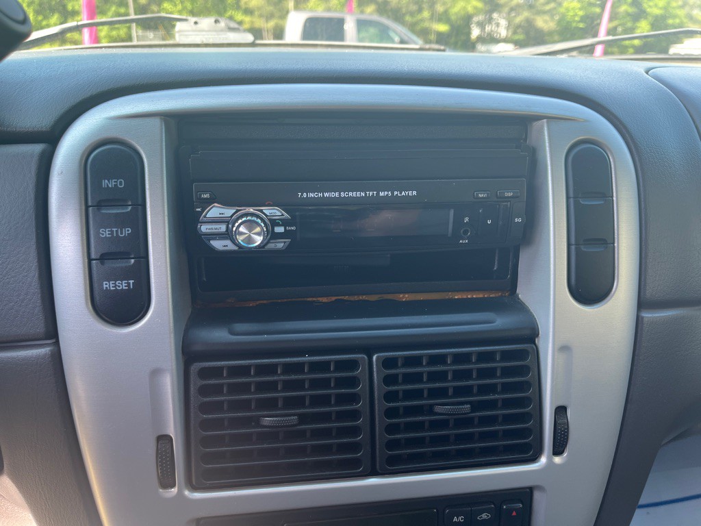 2002 Mercury Mountaineer Image 7