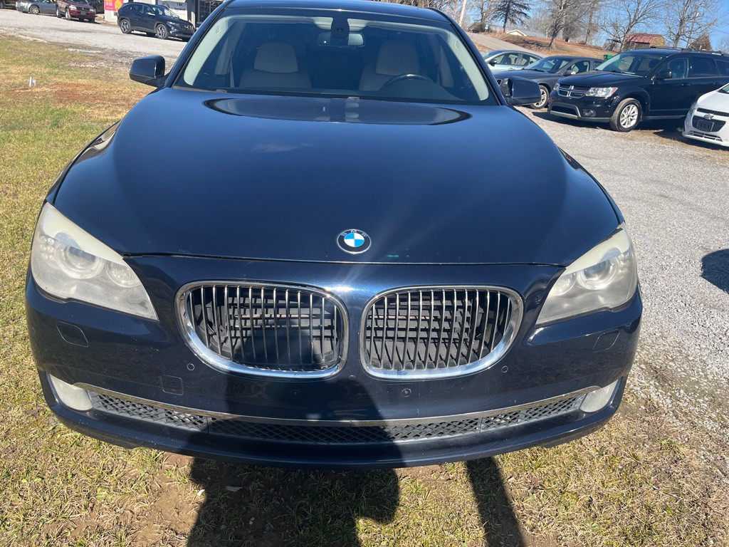 2012 BMW 7 Series Image 3