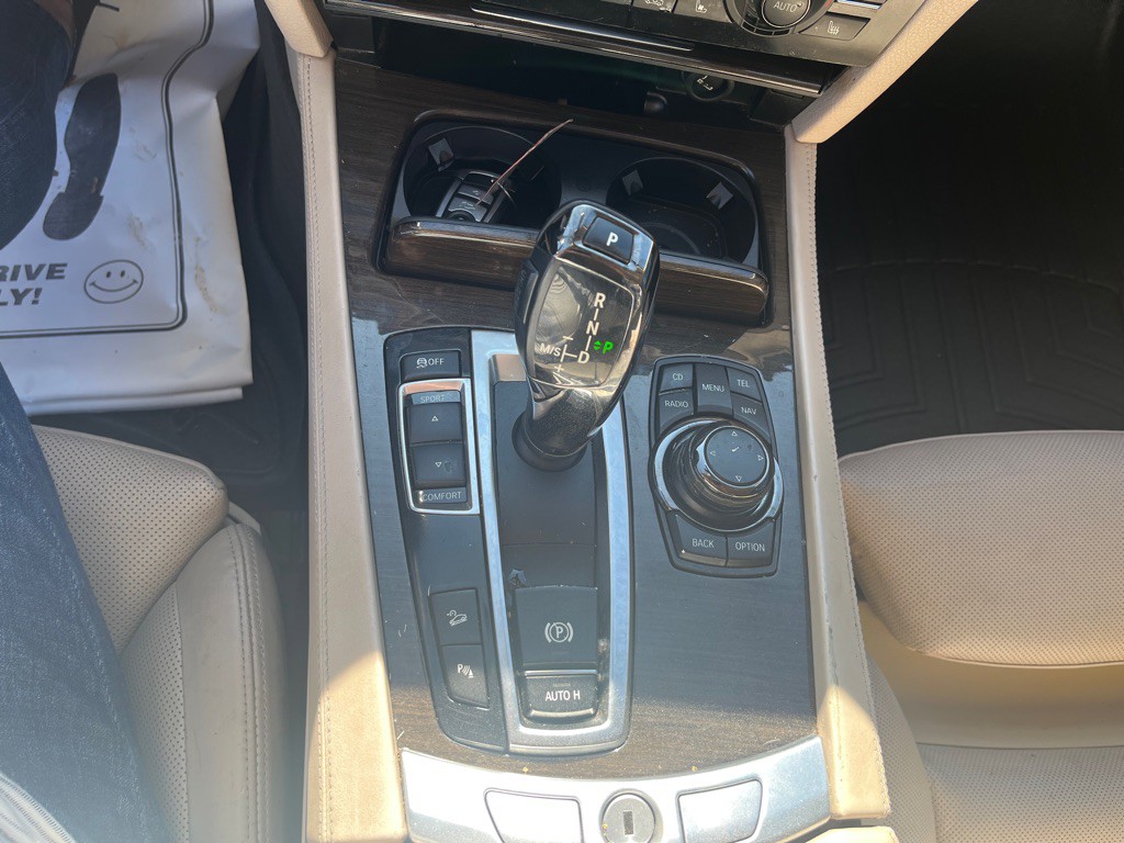 2012 BMW 7 Series Image 9