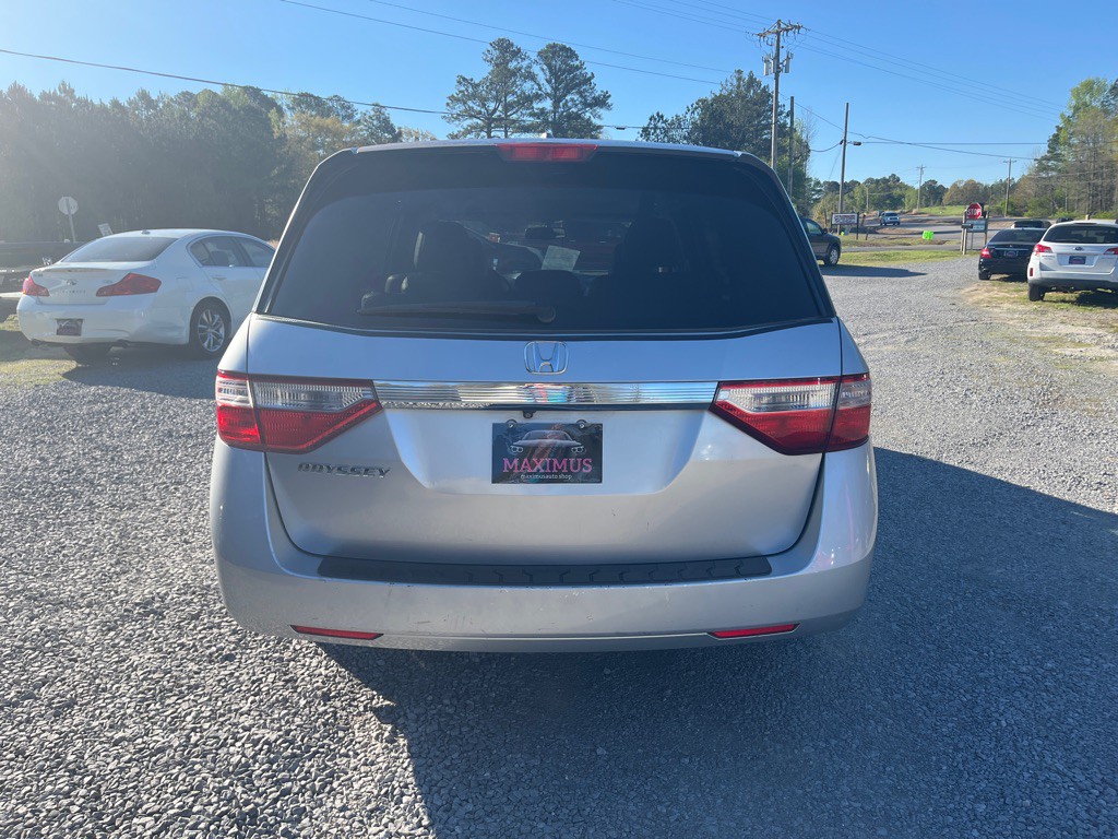 2011 Honda Odyssey Image 4