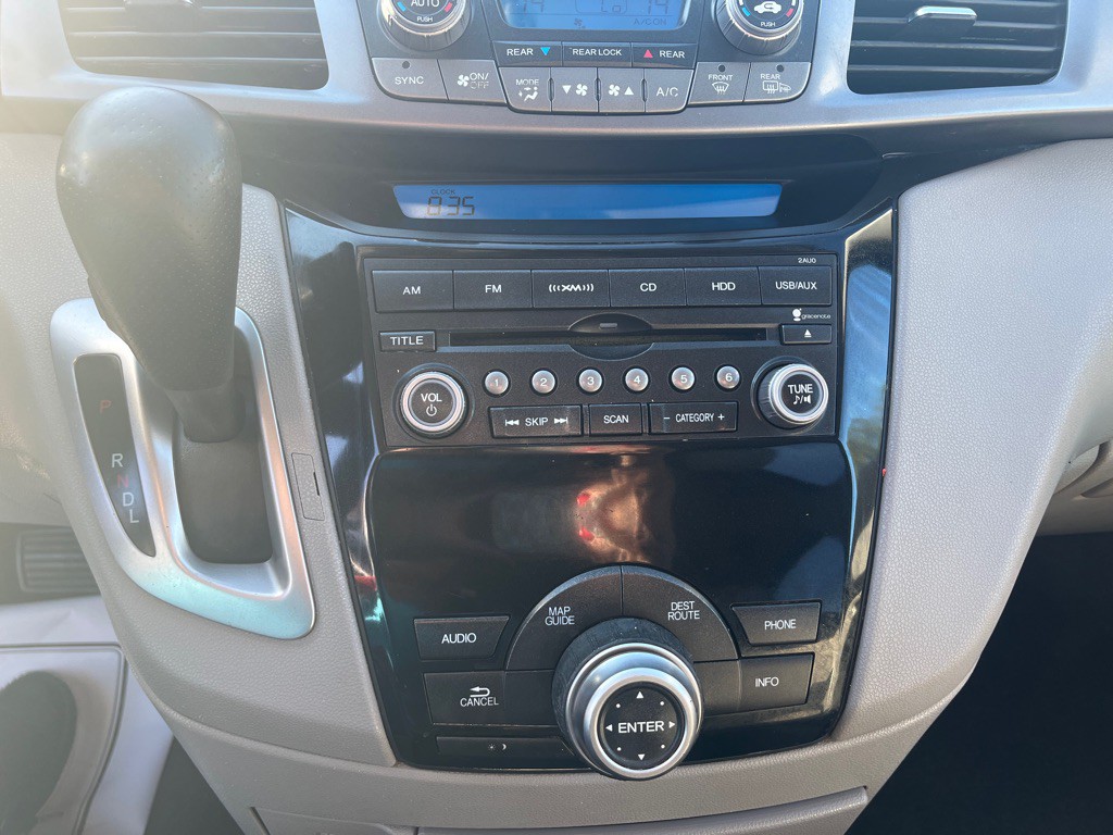 2011 Honda Odyssey Image 8