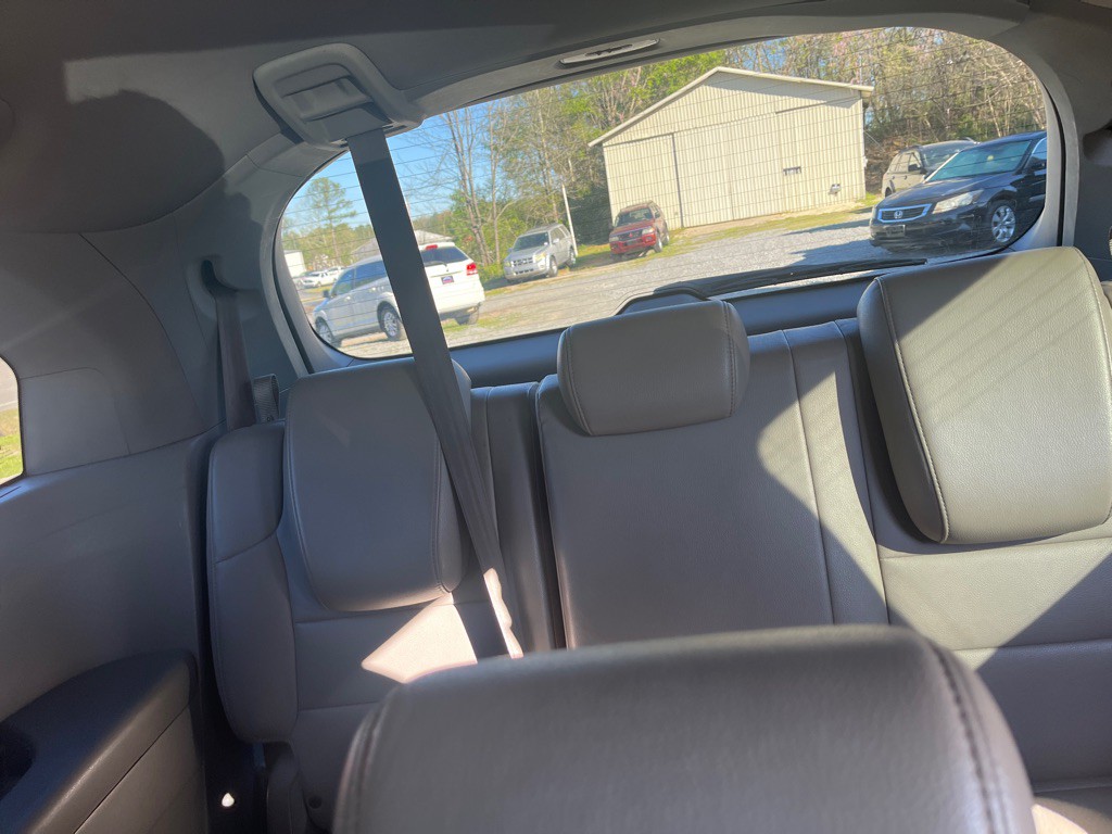 2011 Honda Odyssey Image 14