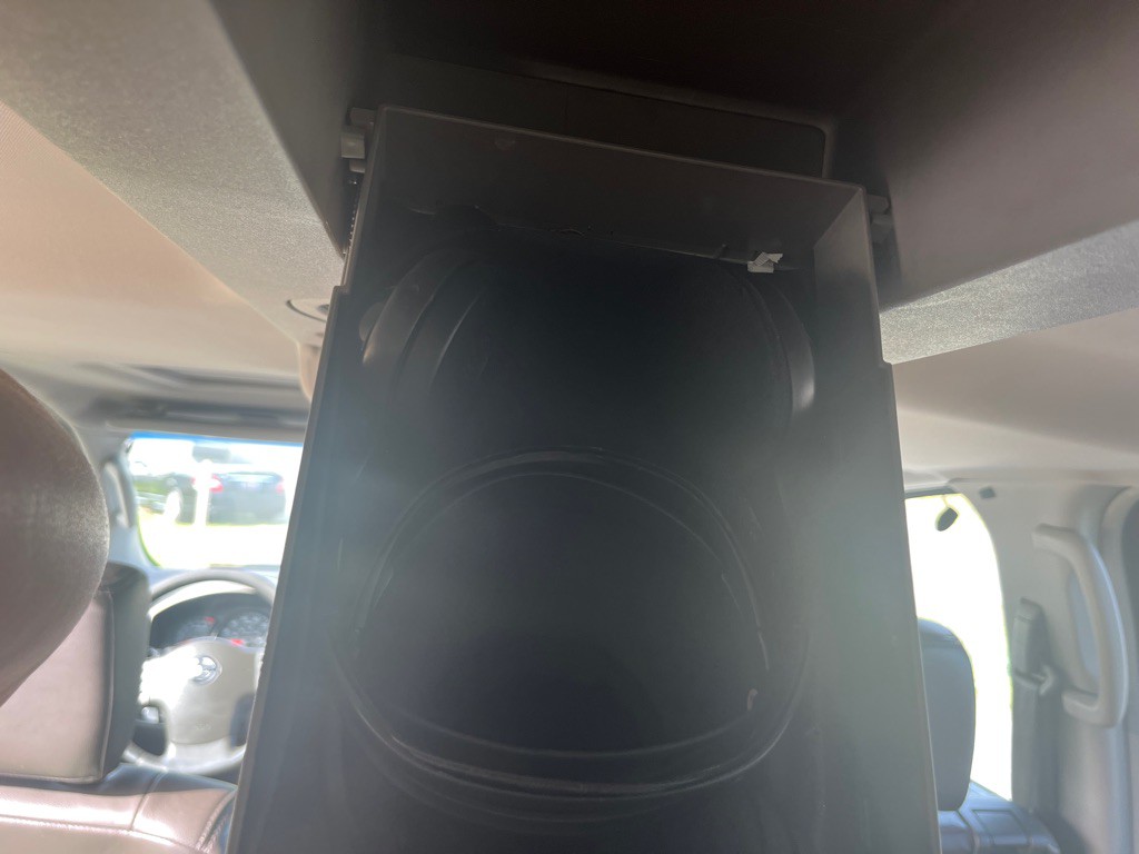 2004 Nissan Armada Image 19