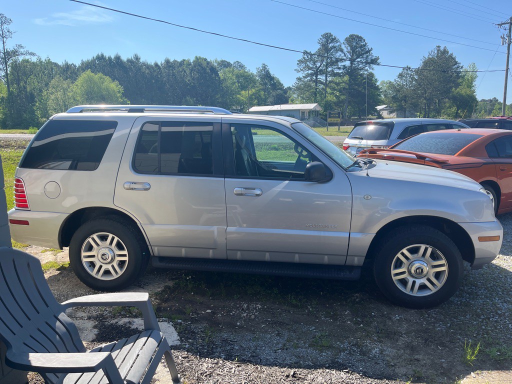 2002 Mercury Mountaineer Image 3