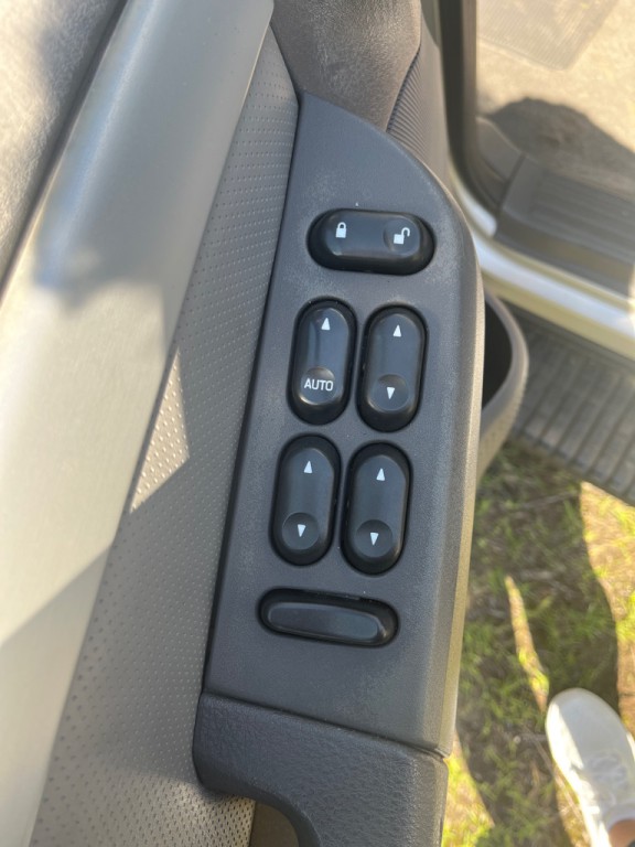 2002 Mercury Mountaineer Image 14