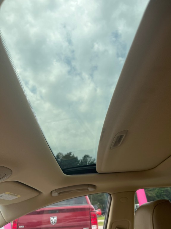 2013 Hyundai Genesis Image 13