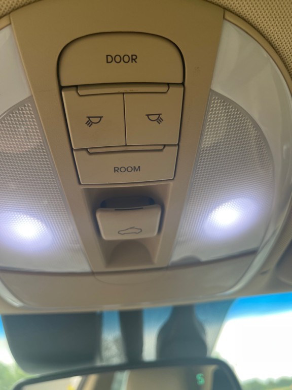 2013 Hyundai Genesis Image 14