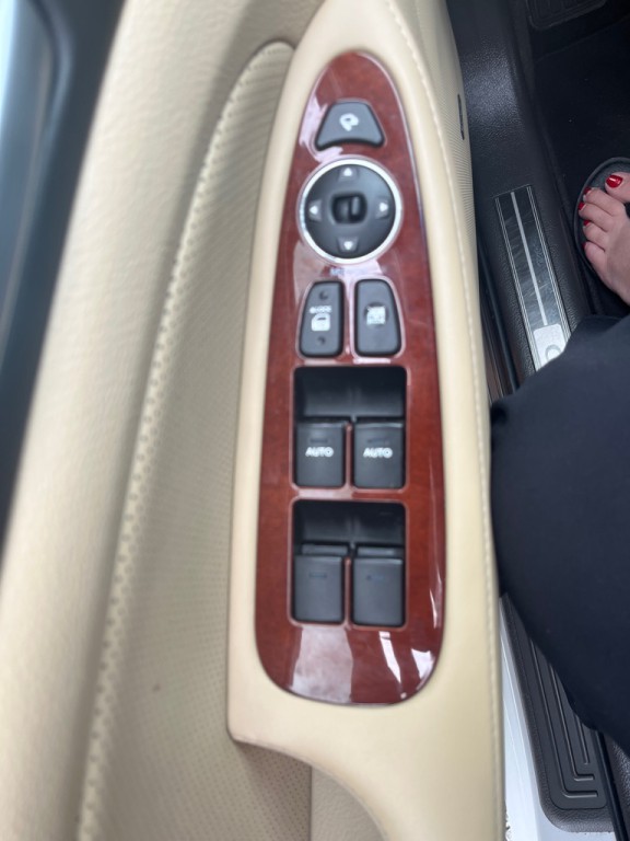 2013 Hyundai Genesis Image 15