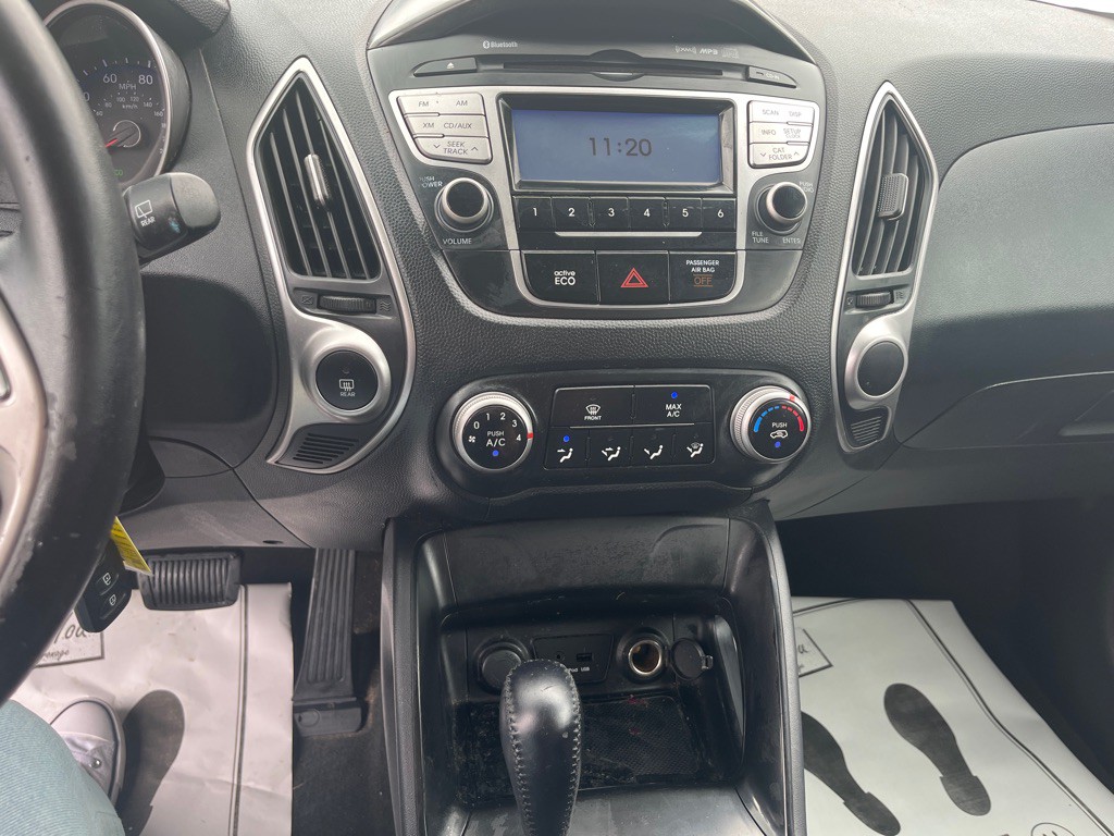 2012 Hyundai Tucson Image 8