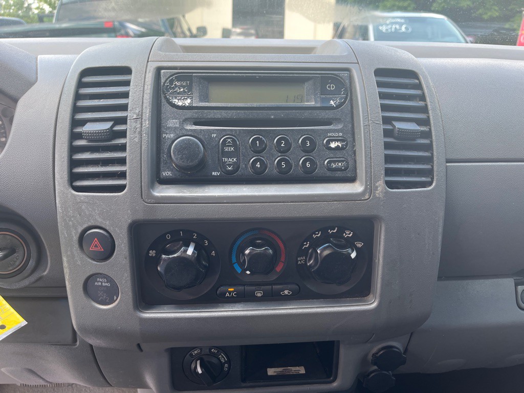 2007 Nissan Frontier Image 6