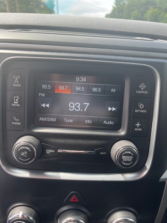 2015 RAM 1500 Image 9