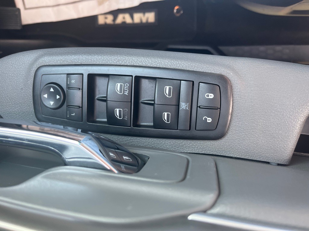 2015 RAM 1500 Image 14