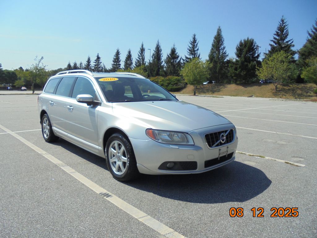 2010 Volvo V70 Image 2