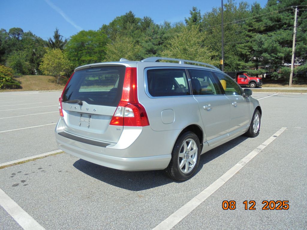 2010 Volvo V70 Image 4