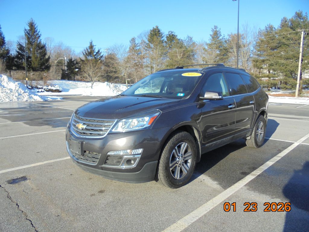 2017 Chevrolet Traverse Image 2