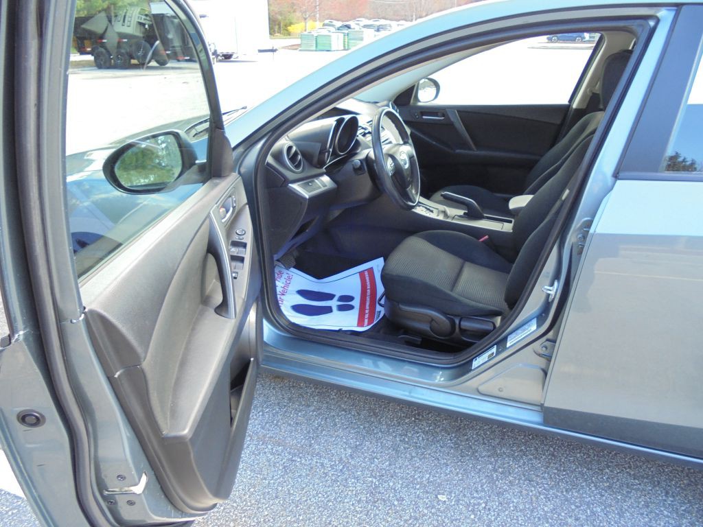 2012 Mazda Mazda3 Image 9