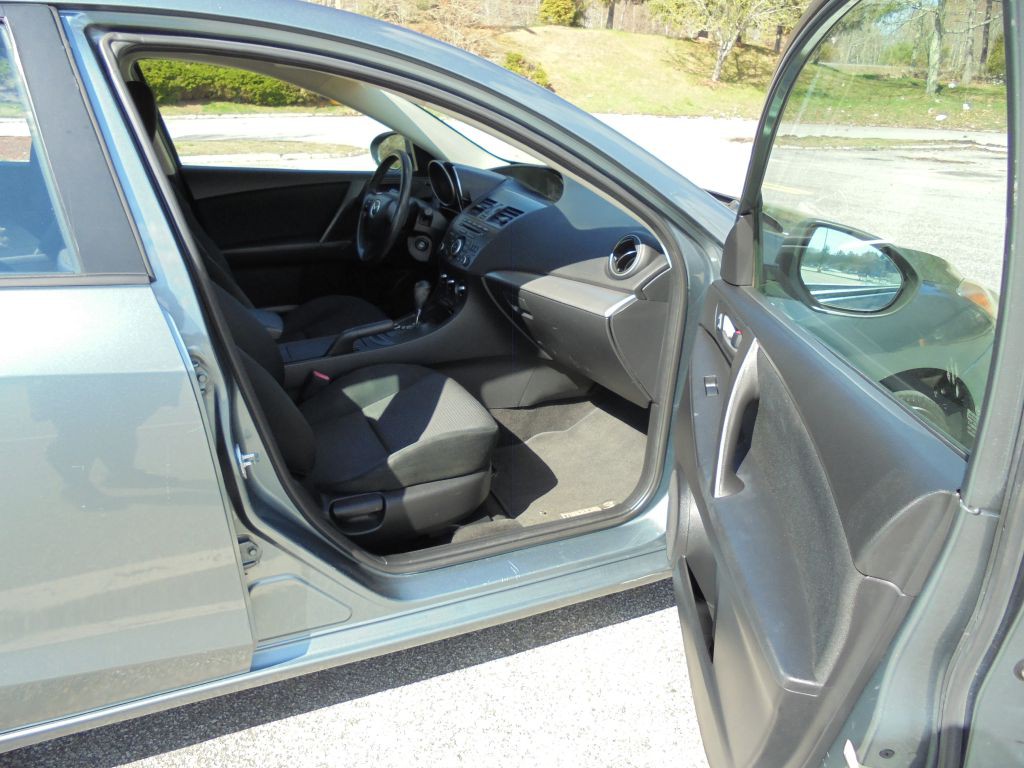 2012 Mazda Mazda3 Image 12