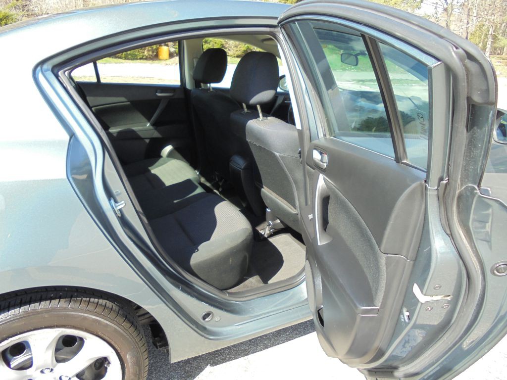 2012 Mazda Mazda3 Image 13