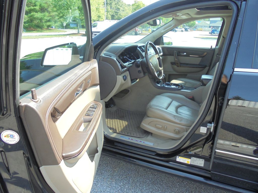 2016 GMC Acadia Image 9