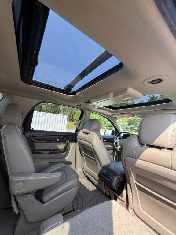 2016 GMC Acadia Image 16