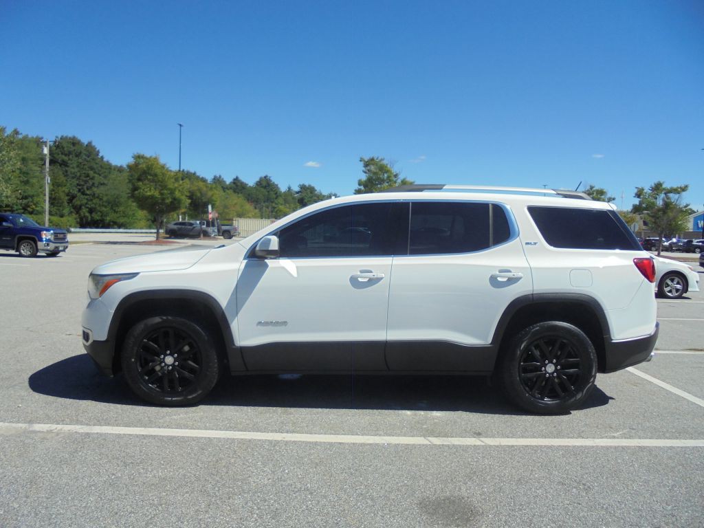 2017 GMC Acadia Image 2