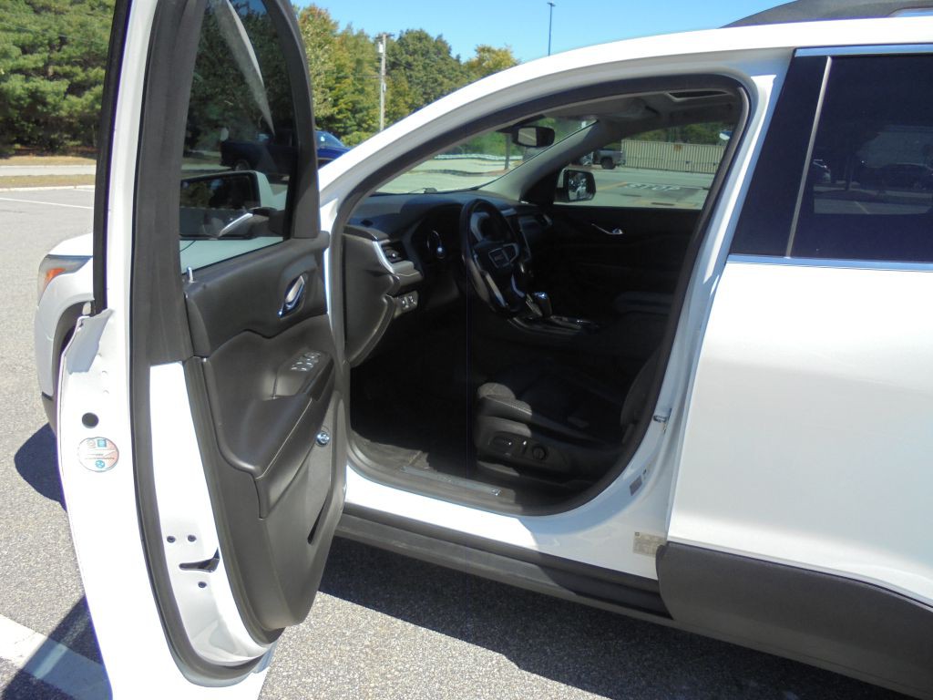 2017 GMC Acadia Image 9