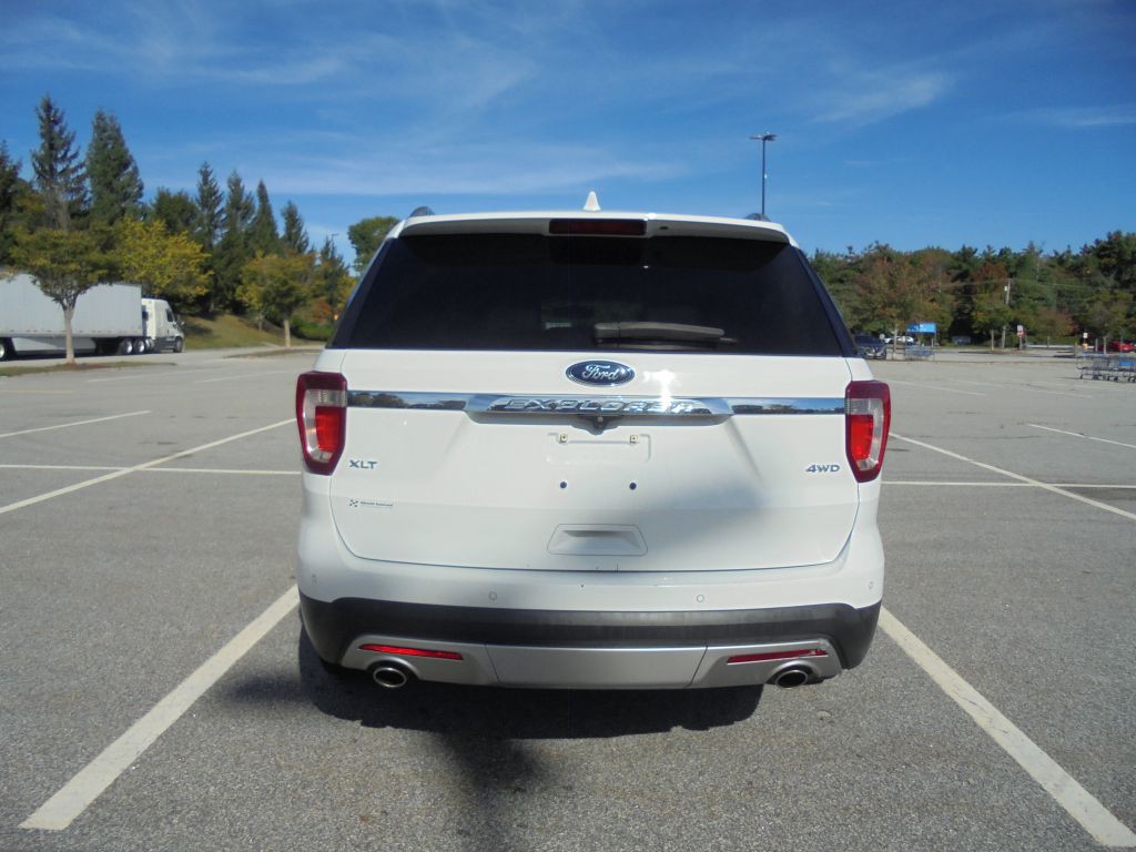 2016 Ford Explorer Image 4