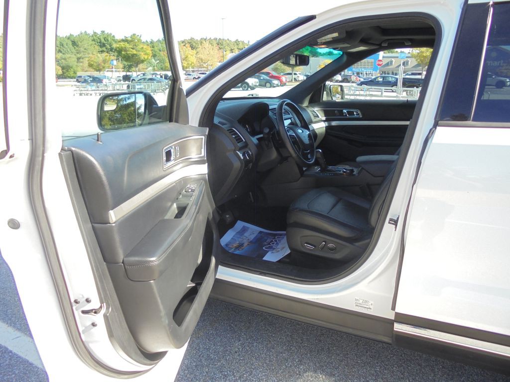 2016 Ford Explorer Image 9