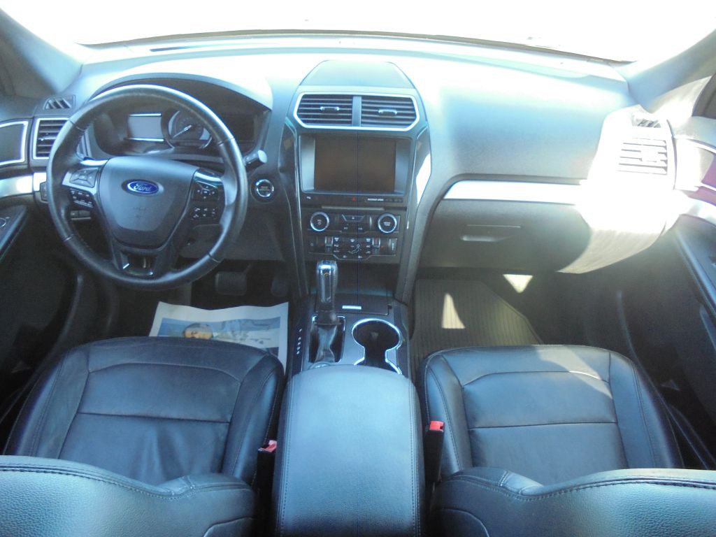 2016 Ford Explorer Image 11