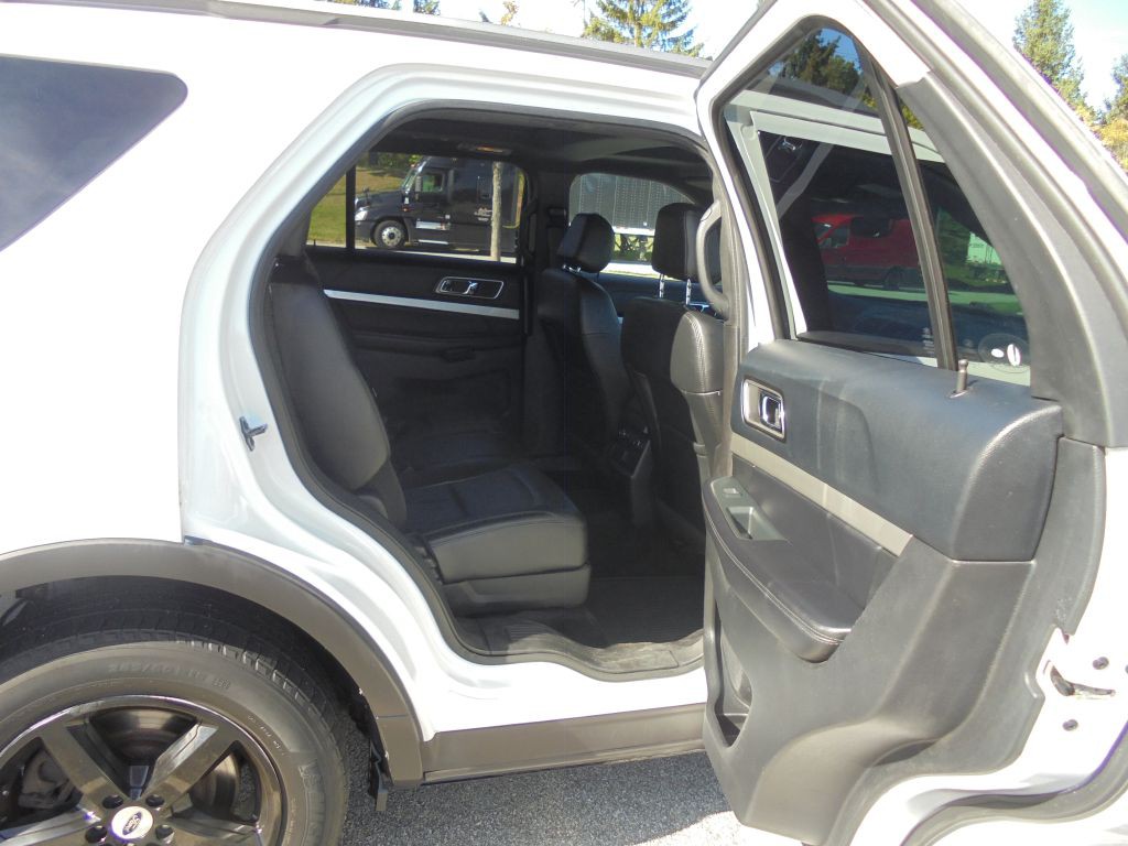 2016 Ford Explorer Image 13