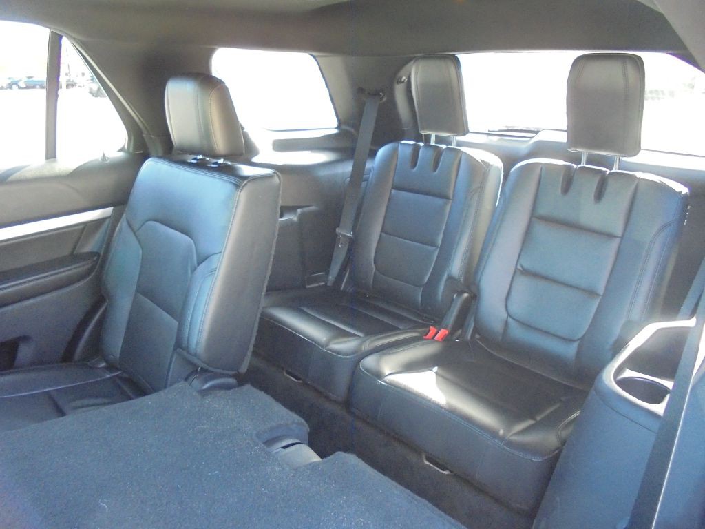 2016 Ford Explorer Image 14
