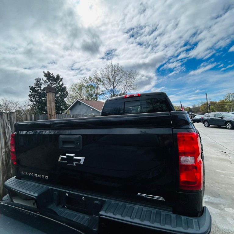 2017 Chevrolet Silverado 1500 Image 2