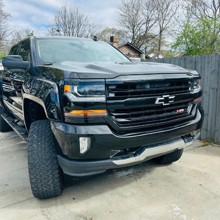2017 Chevrolet Silverado 1500 Image 3